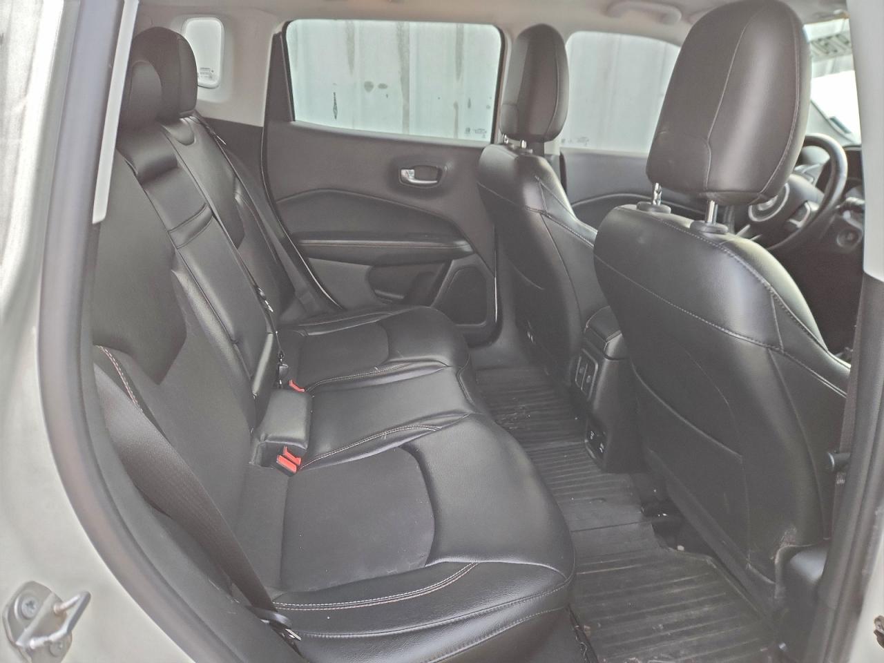 Jeep Compass Latitude Image 5