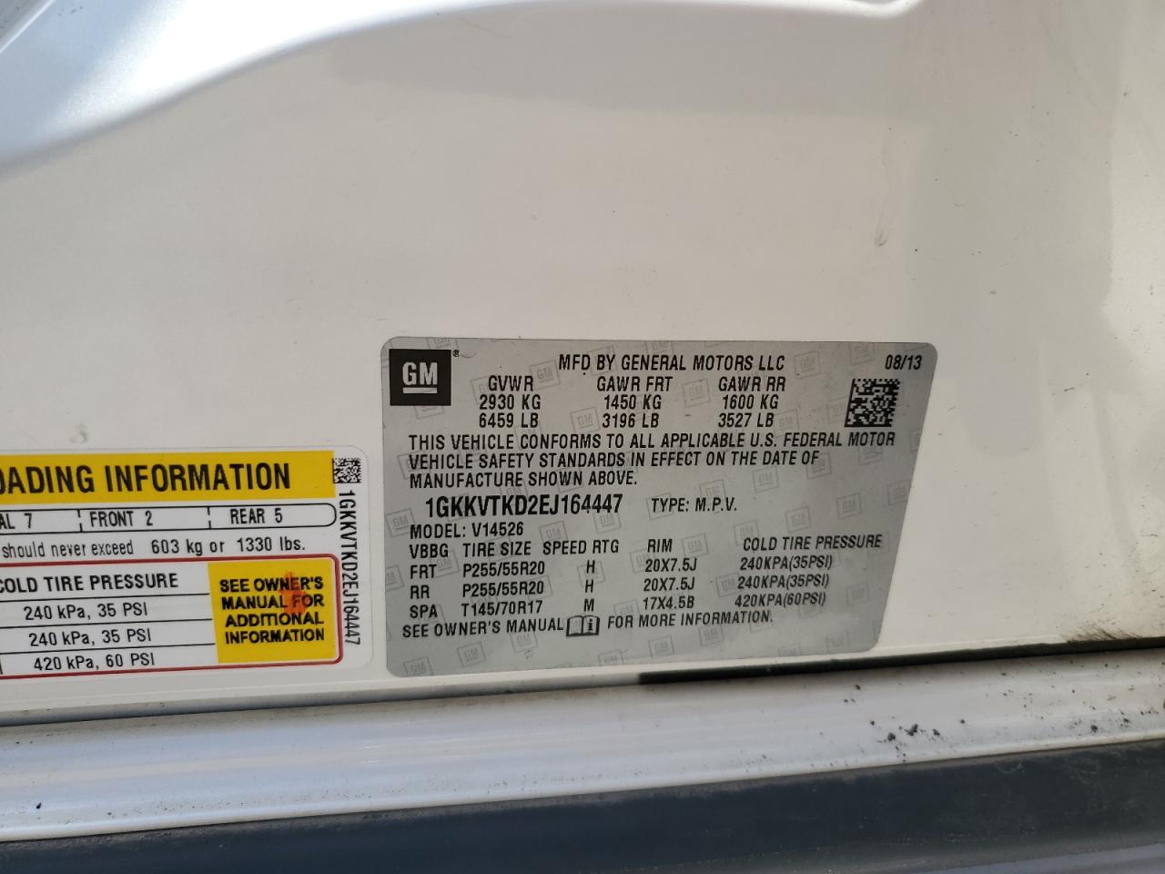 GMC Acadia Denali Image 12