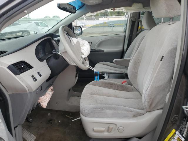 Toyota Sienna Le Image 8