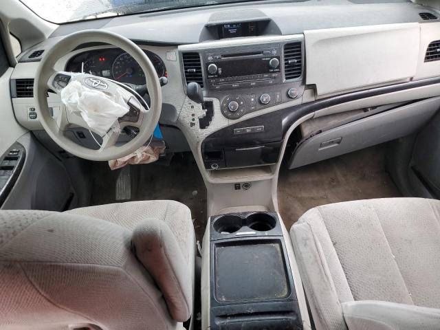 Toyota Sienna Le Image 6