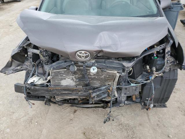 Toyota Sienna Le Image 11