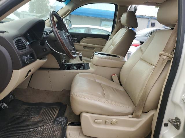 GMC Yukon Denali Image 7