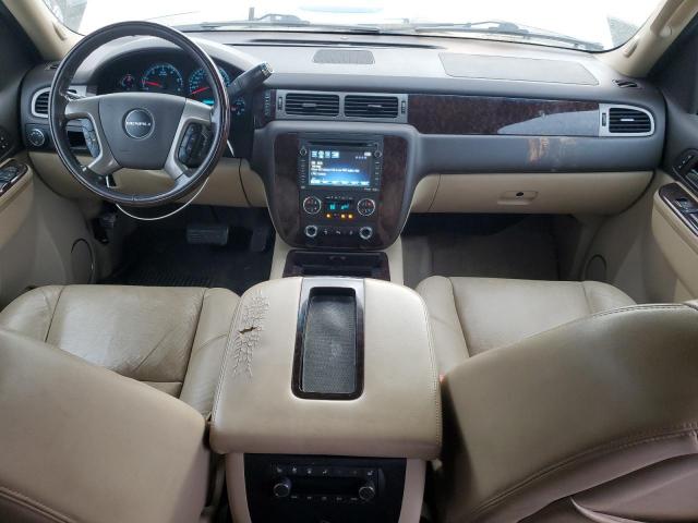 GMC Yukon Denali Image 12