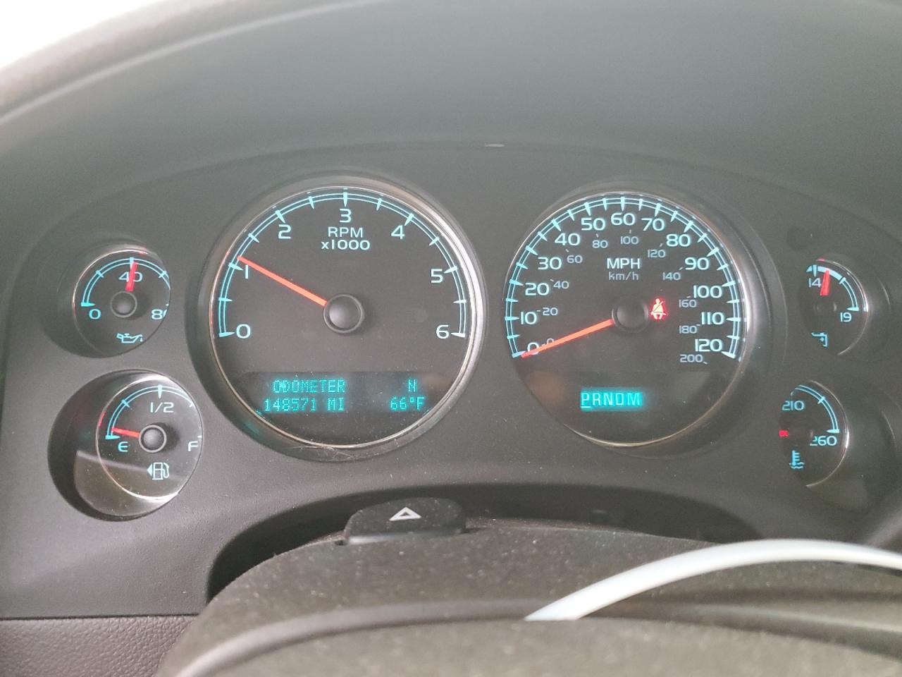 GMC Yukon Denali Image 11