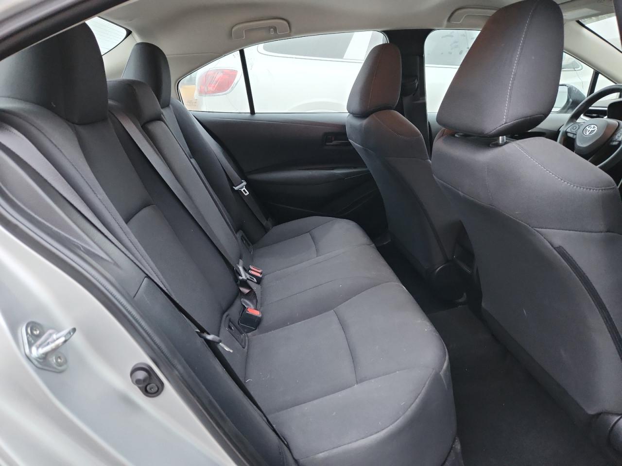 Toyota Corolla Le Image 7