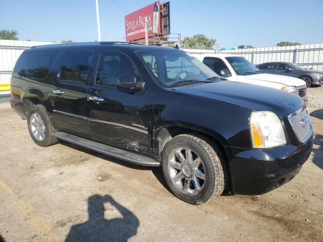 GMC Yukon Denali Image 5