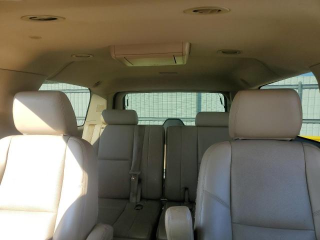 GMC Yukon Denali Image 3