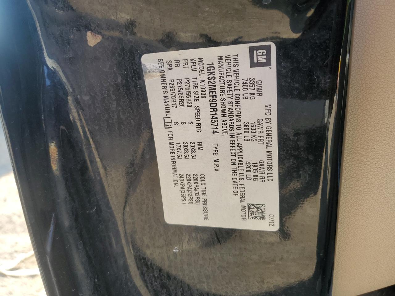 GMC Yukon Denali Image 12