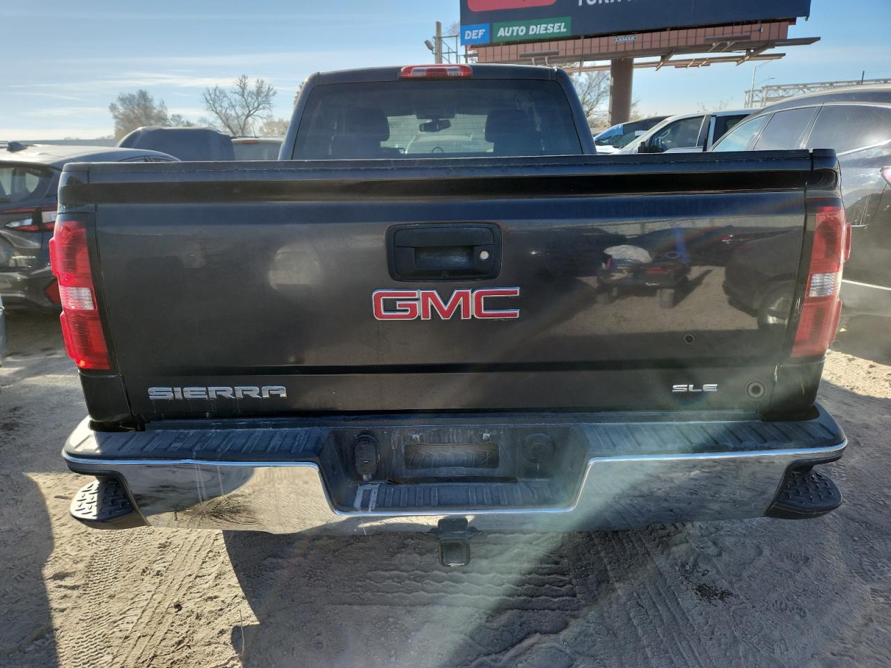 GMC Sierra K1500 Sle Image 2