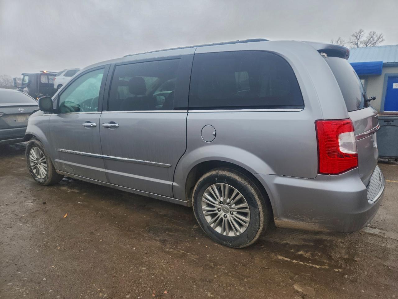 Chrysler Minivan Touring L Image 6