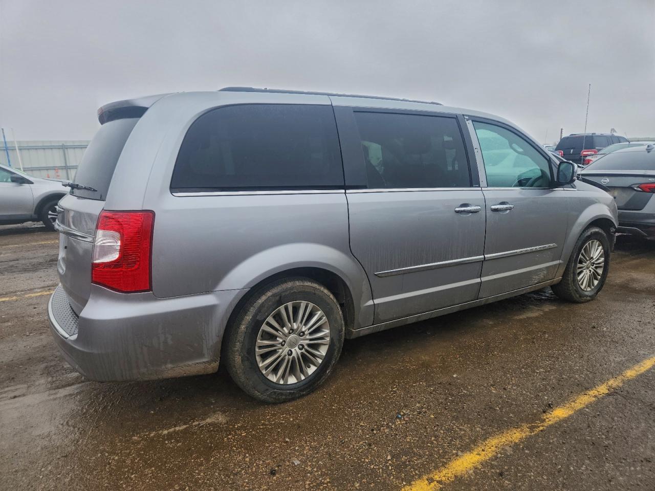 Chrysler Minivan Touring L Image 8