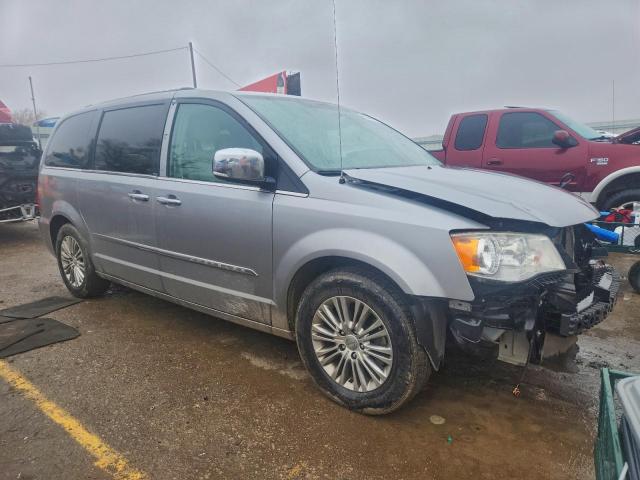 Chrysler Minivan Touring L Image 7