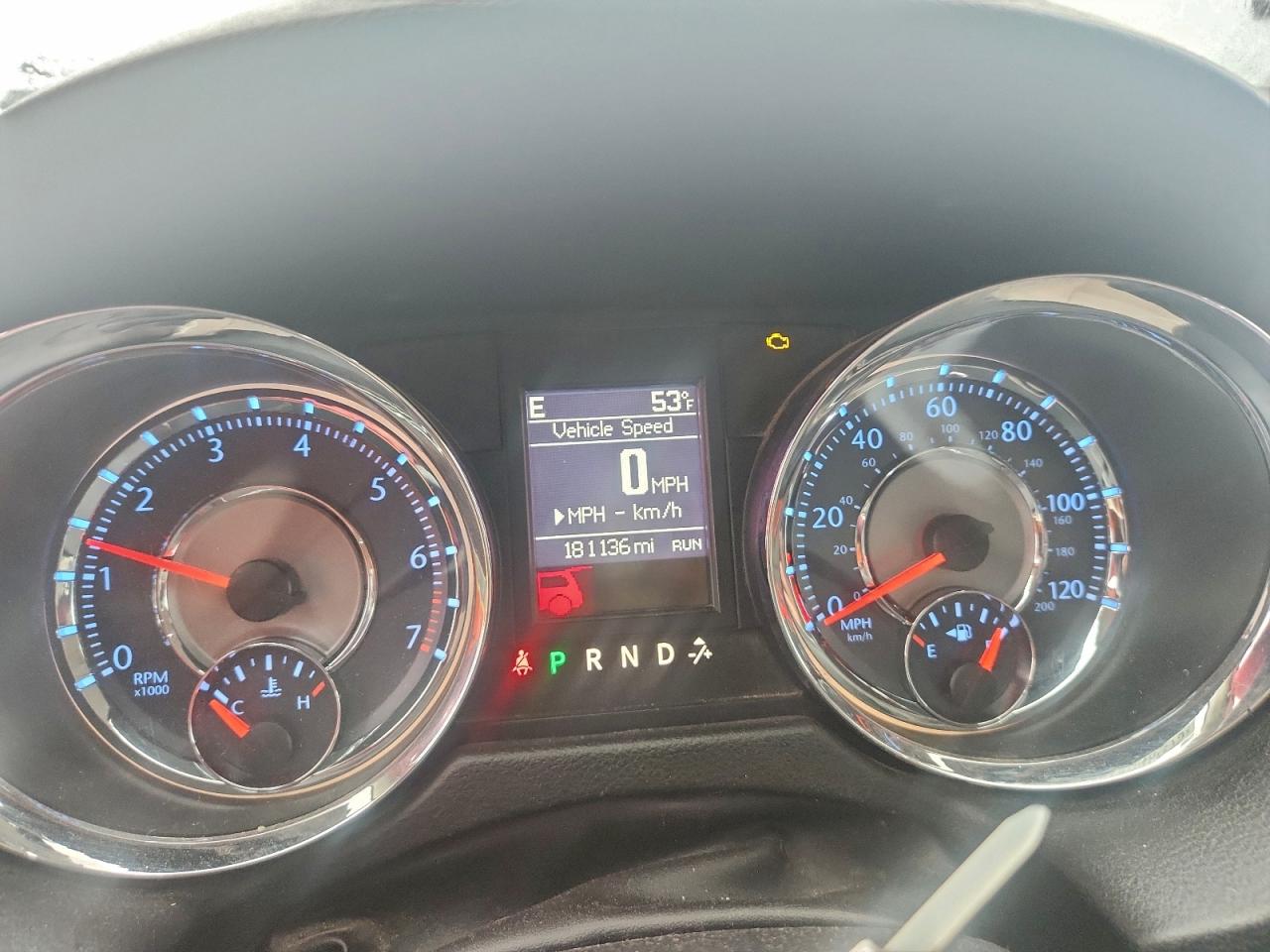 Chrysler Minivan Touring L Image 11