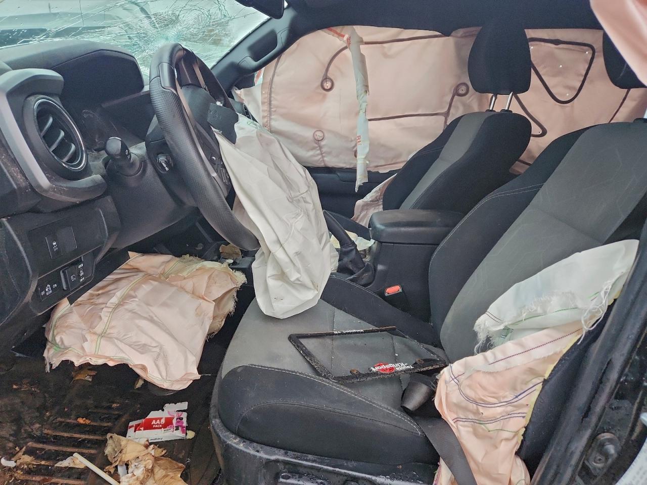 Toyota Tacoma Double Cab Image 8