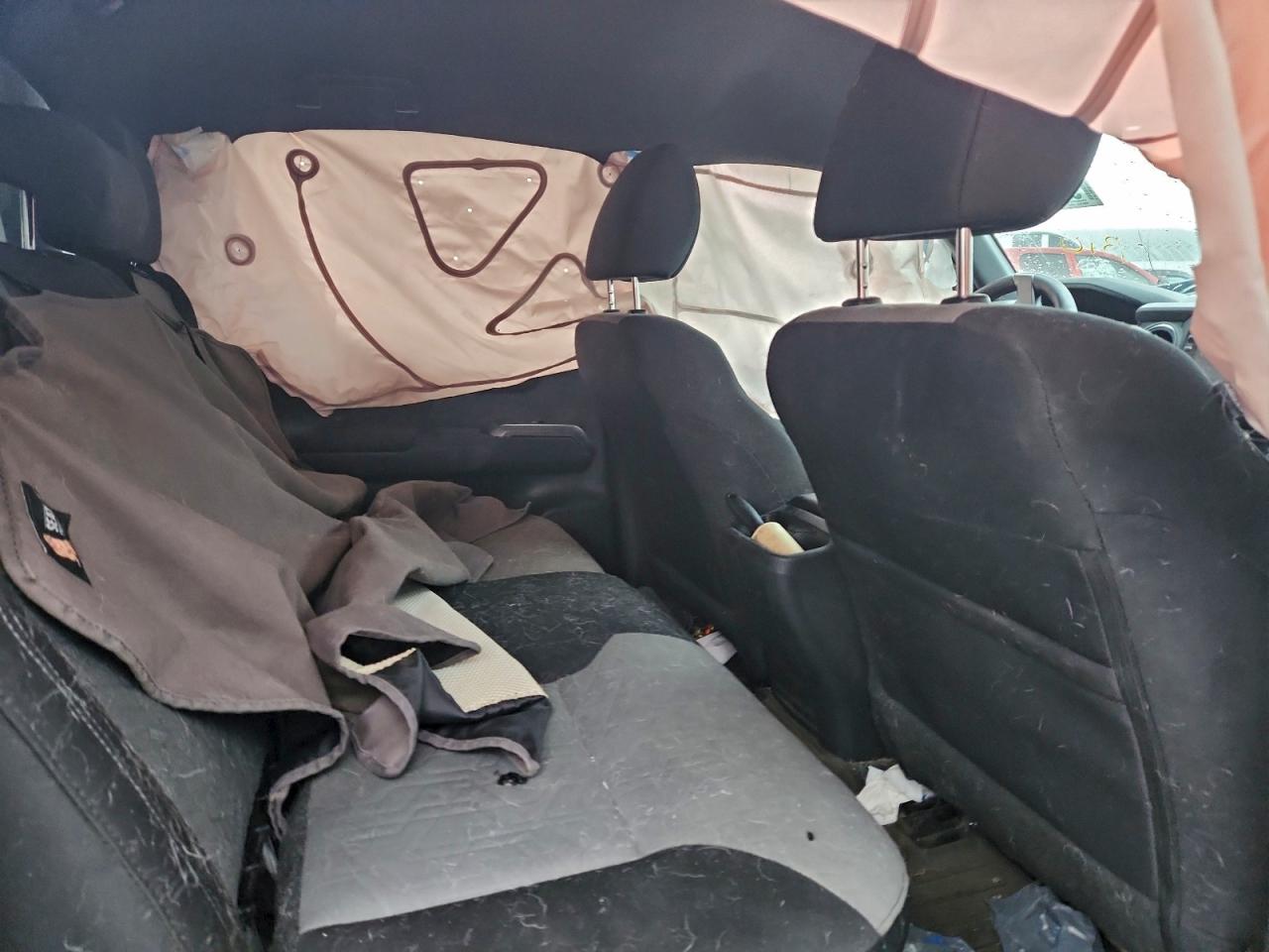 Toyota Tacoma Double Cab Image 12