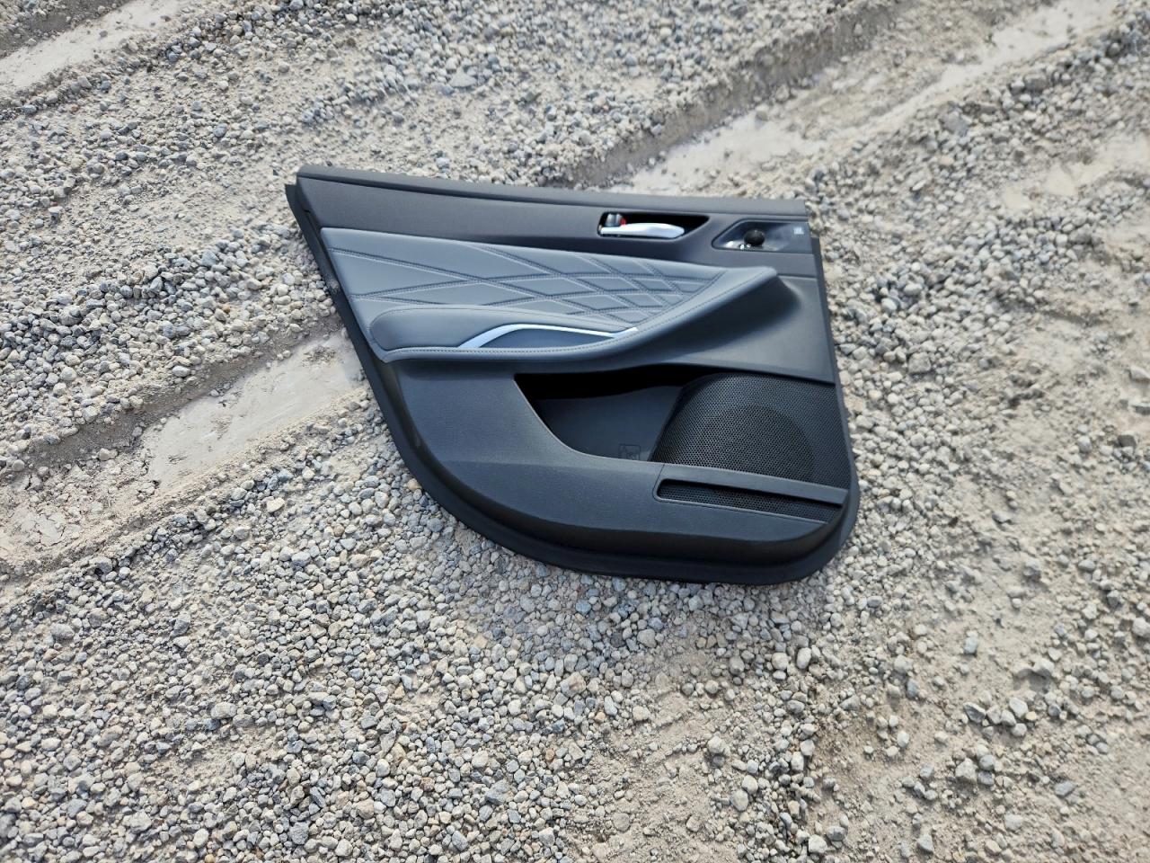 Toyota Avalon Limited Image 12