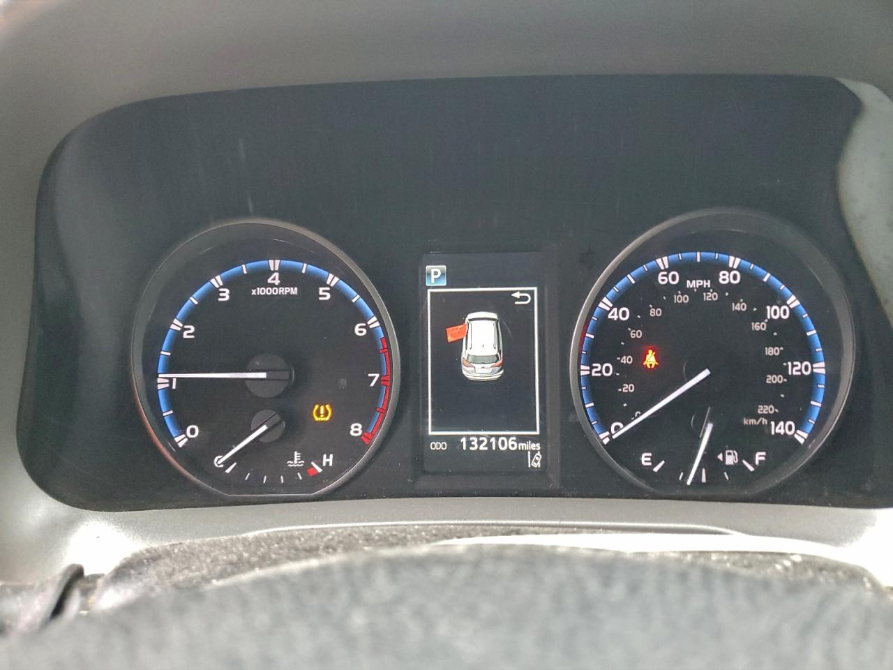 Toyota RAV4 Le Image 4