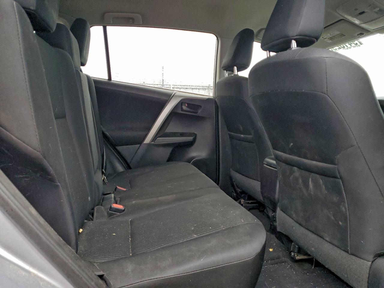 Toyota RAV4 Le Image 9