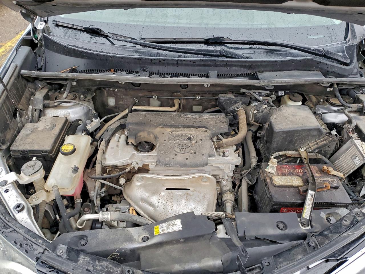 Toyota RAV4 Le Image 10