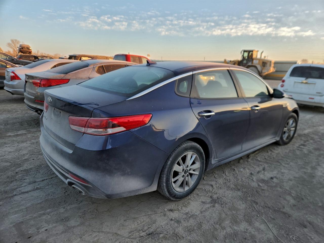 Kia Optima Lx Image 9