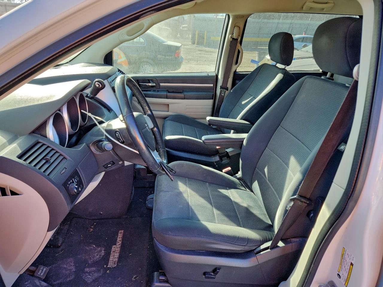 Dodge Caravan Sxt Image 4