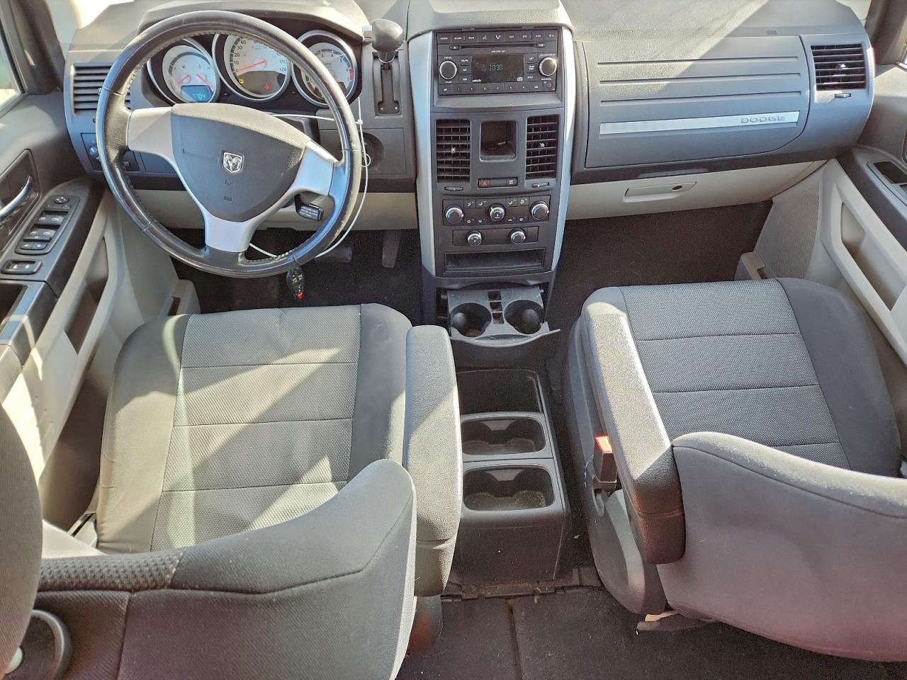 Dodge Caravan Sxt Image 9