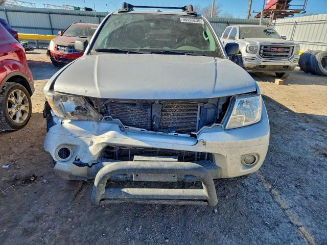 Nissan Frontier S Image 8