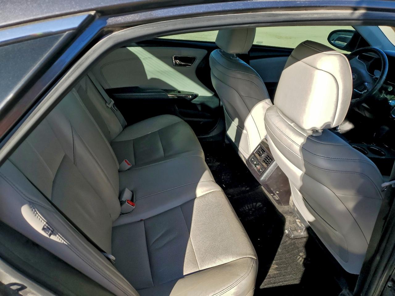 Toyota Avalon Hybrid Image 6