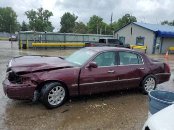  Salvage Lincoln Towncar