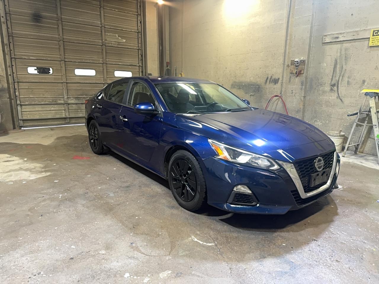 Nissan Altima S Image 1