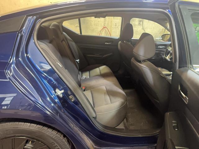 Nissan Altima S Image 5