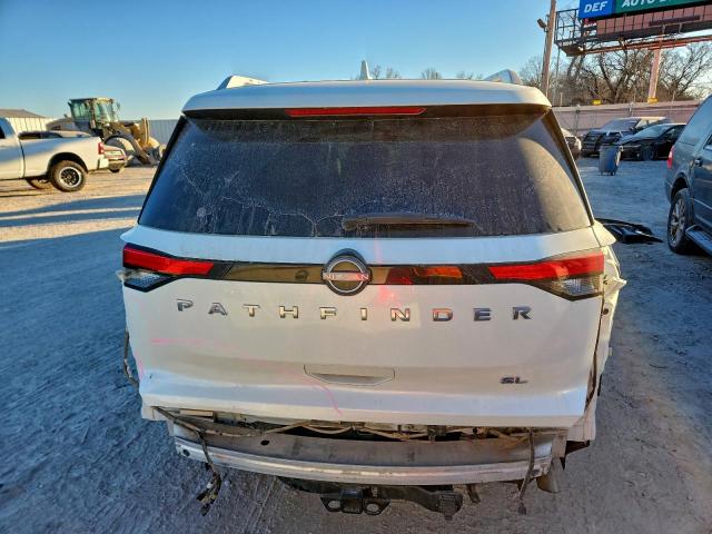 Nissan Pathfinder Sl Image 3