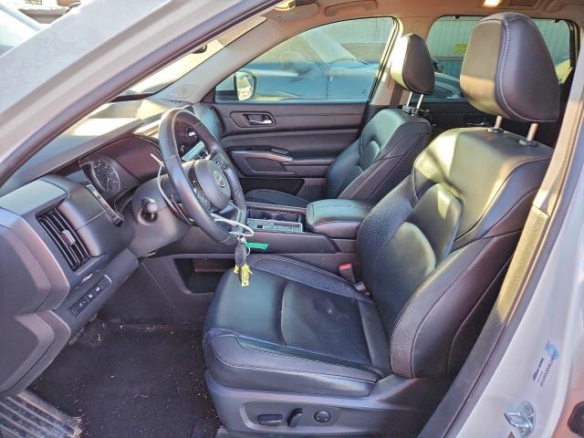 Nissan Pathfinder Sl Image 4