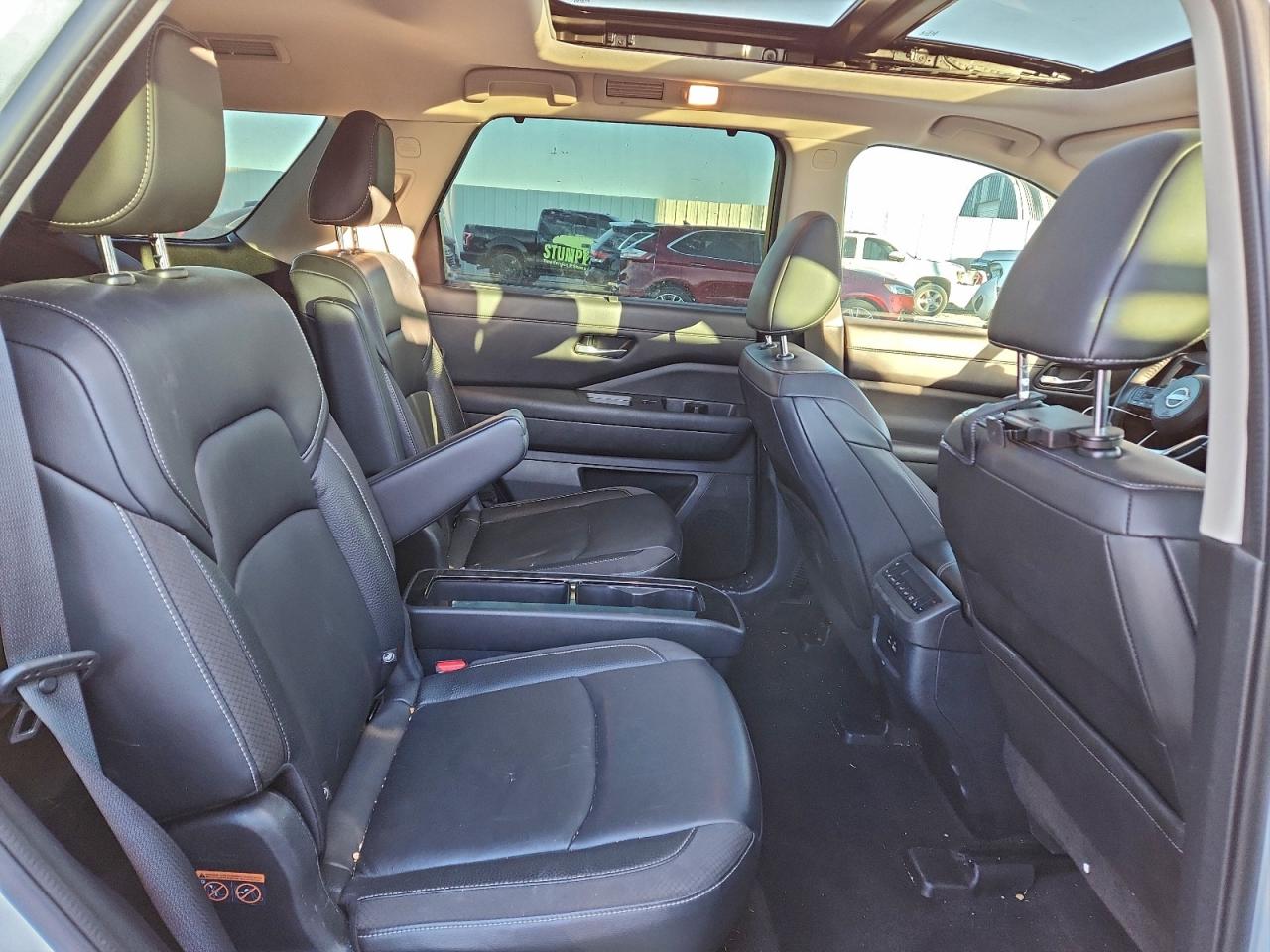 Nissan Pathfinder Sl Image 8