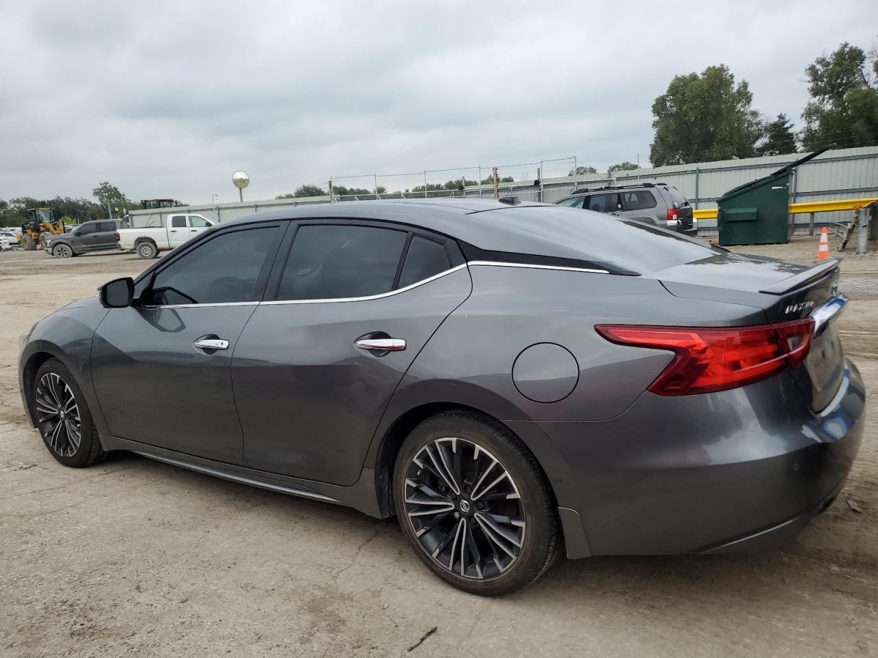 Nissan Maxima 3.5s Image 3