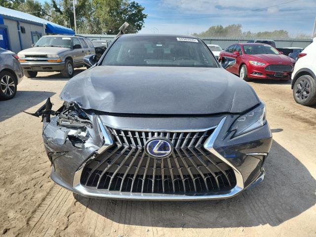 Lexus Es 300h Base Image 6