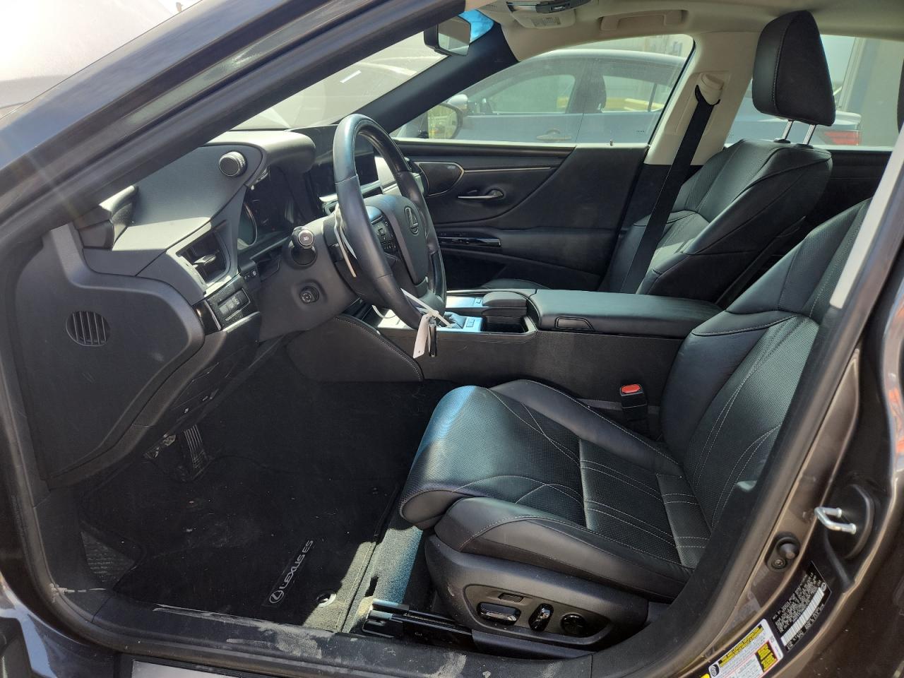 Lexus Es 300h Base Image 4