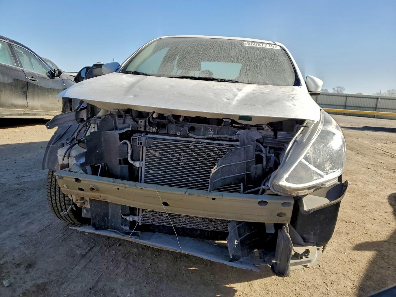 Nissan Versa S Image 8