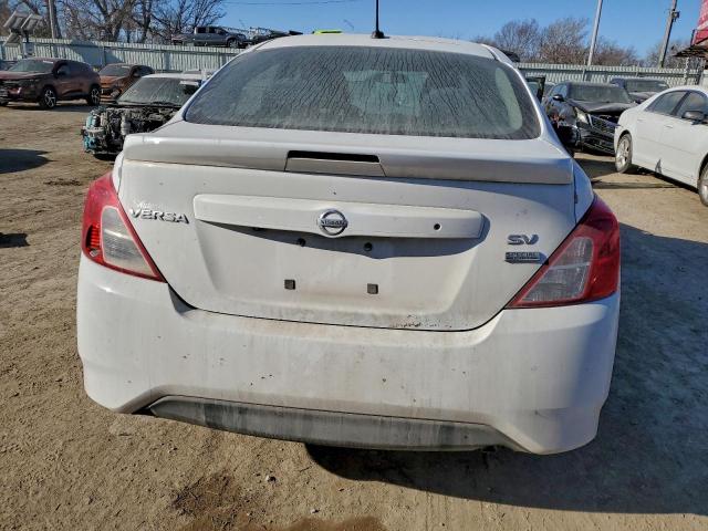 Nissan Versa S Image 9