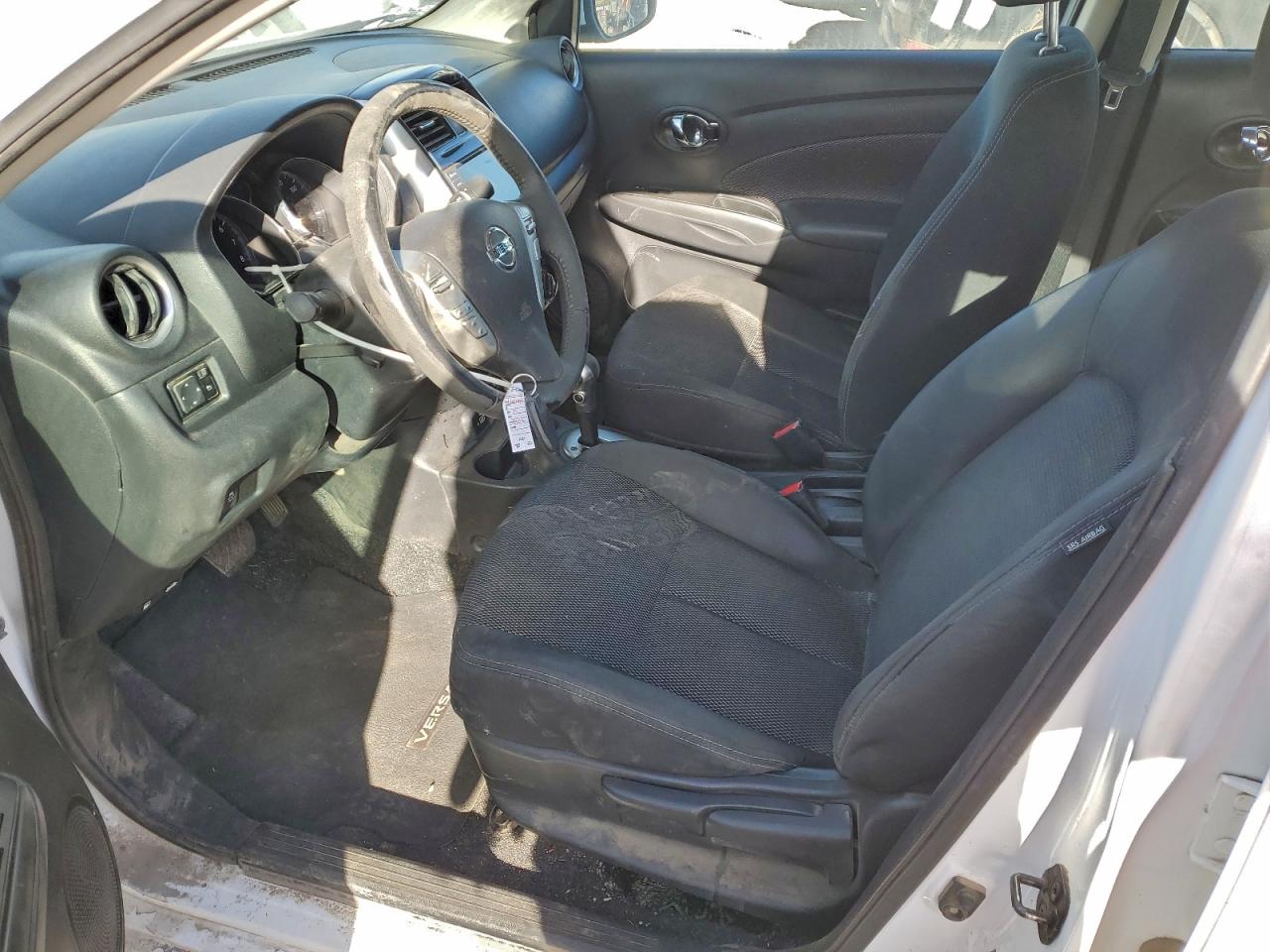 Nissan Versa S Image 4