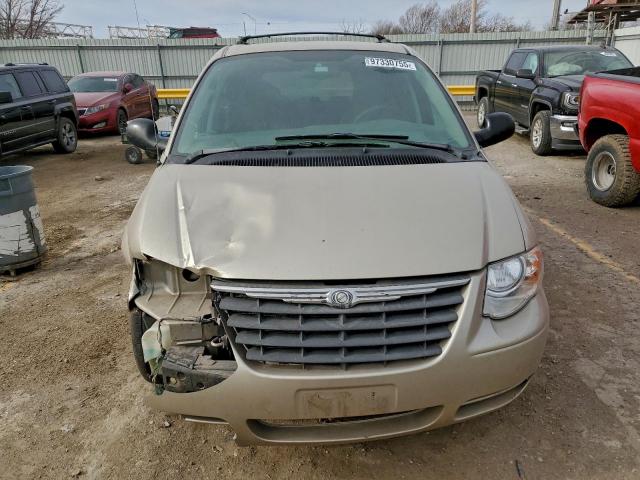 Chrysler Minivan Touring Image 3