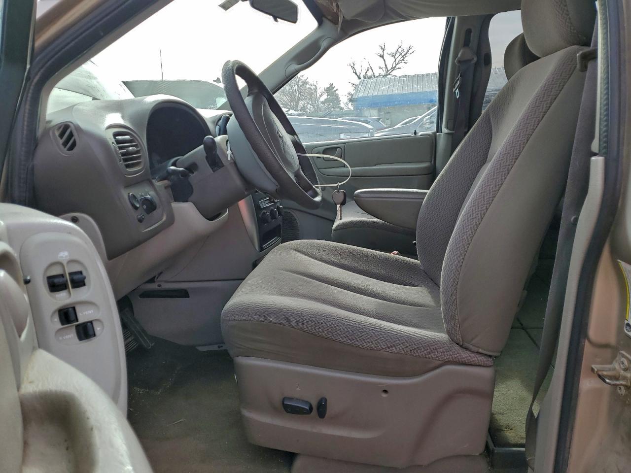 Chrysler Minivan Touring Image 2