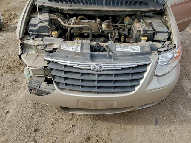 Chrysler Minivan Touring Image 7