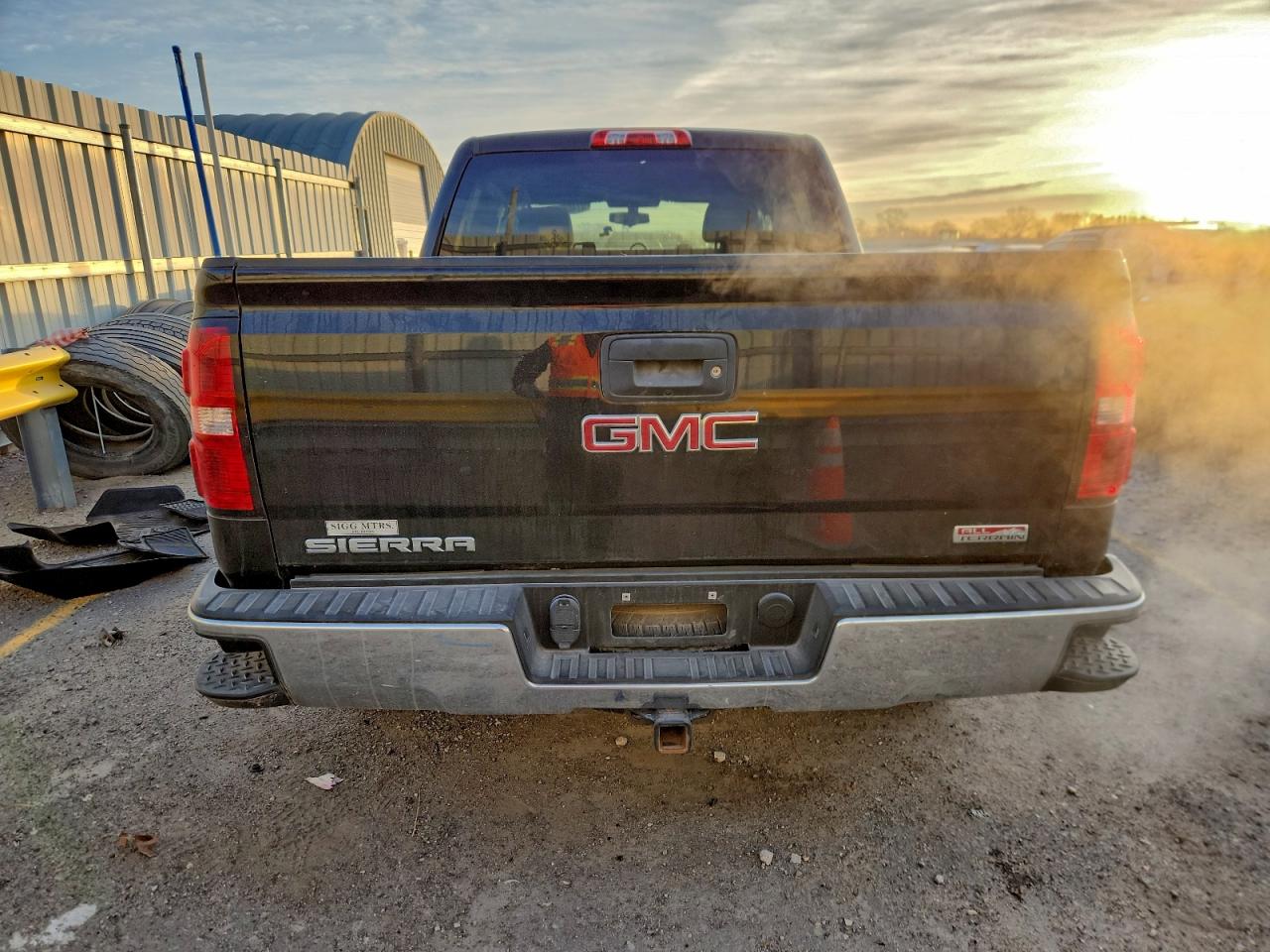 GMC Sierra K1500 Sle Image 3