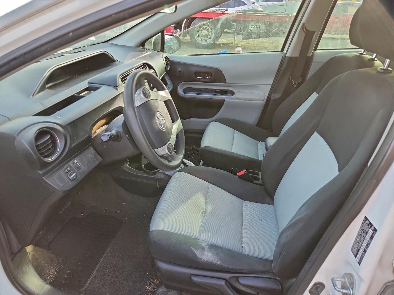 Toyota Prius Image 6