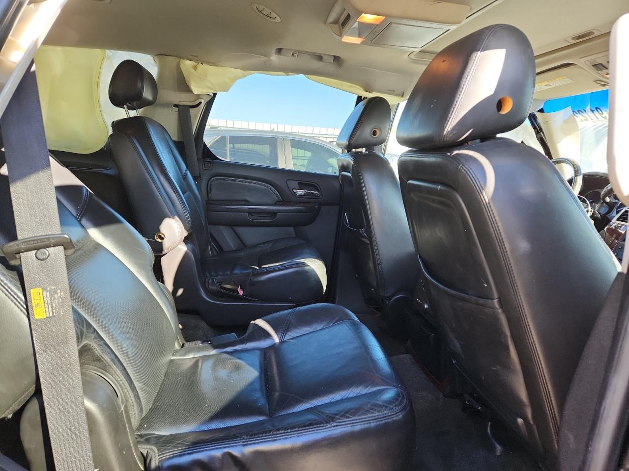 Cadillac Escalade Luxury Image 11