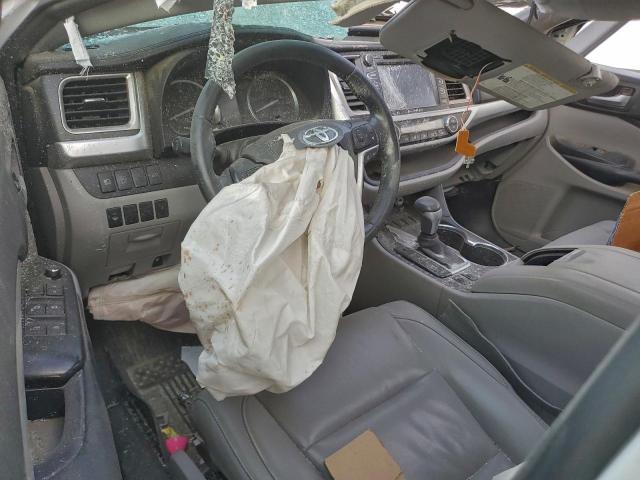 Toyota Highlander Se Image 10