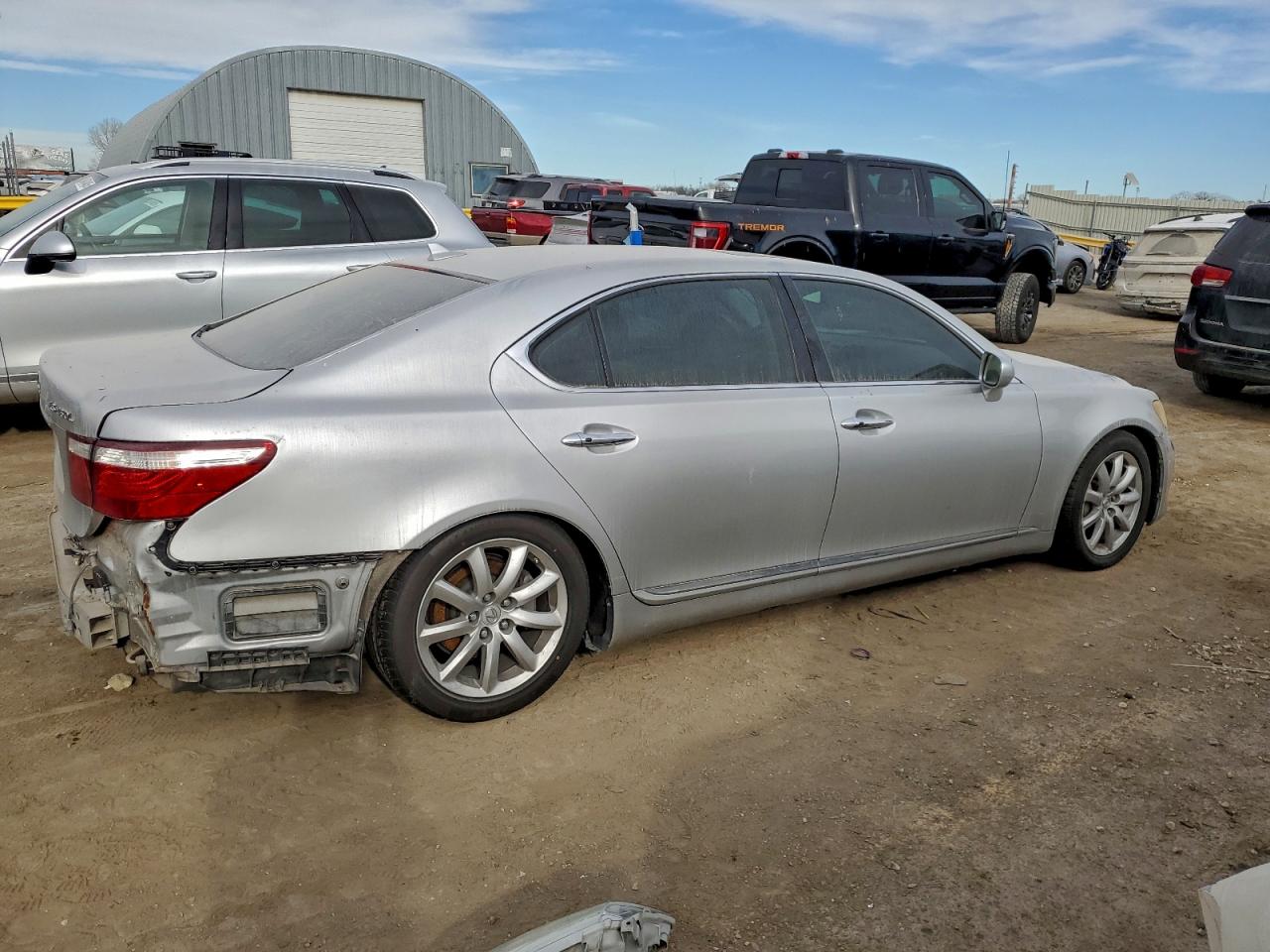 Lexus LS 460l Image 3