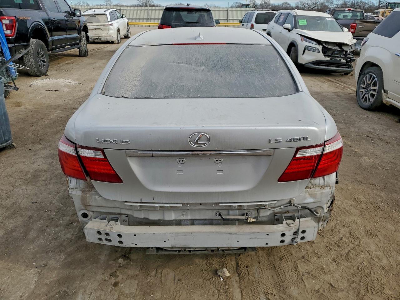Lexus LS 460l Image 7