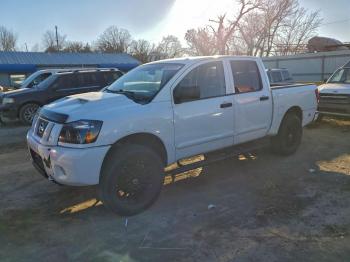 Salvage Nissan Titan